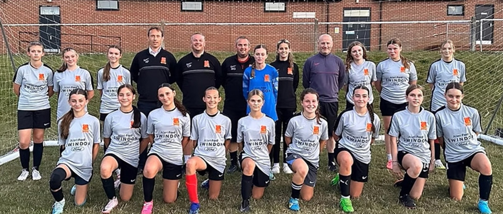 Girls U16 Team football team in Purton